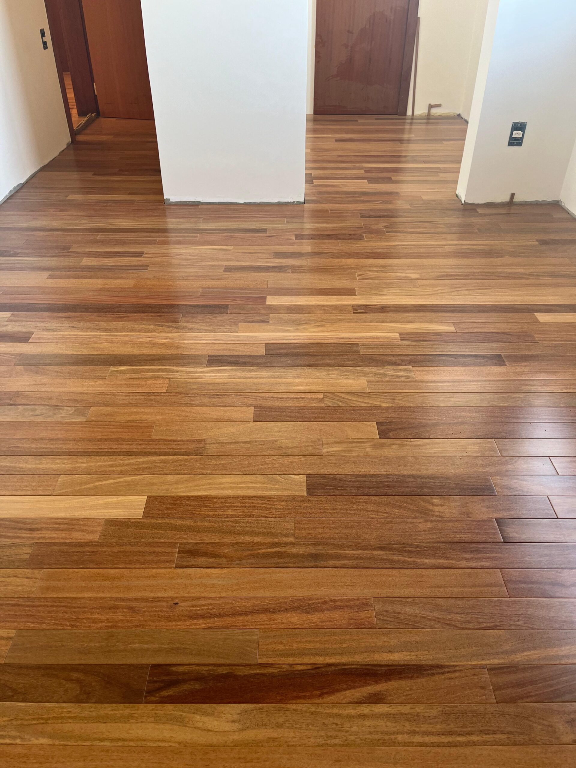 Piso Cumaru de 7 cm com acabamento semi brilho 20%