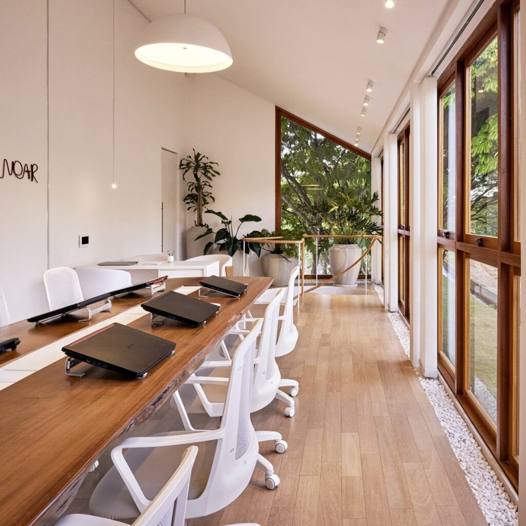 Projeto com piso Akafloor em Linha Reta